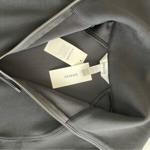 SPANX® AirEssentials
Half Zip